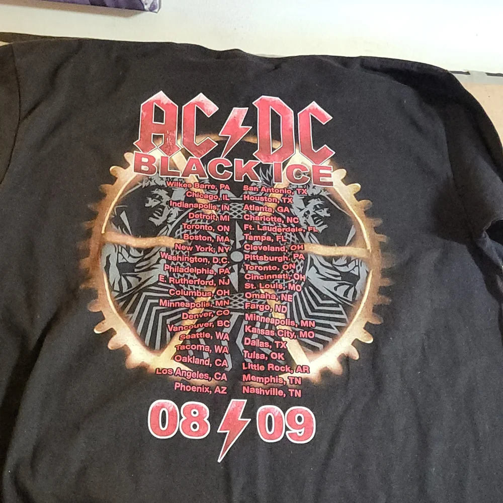 Acdc 2008 T - Picture 3 of 3